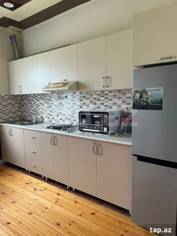 Satılır 6 otaqlı həyət evi