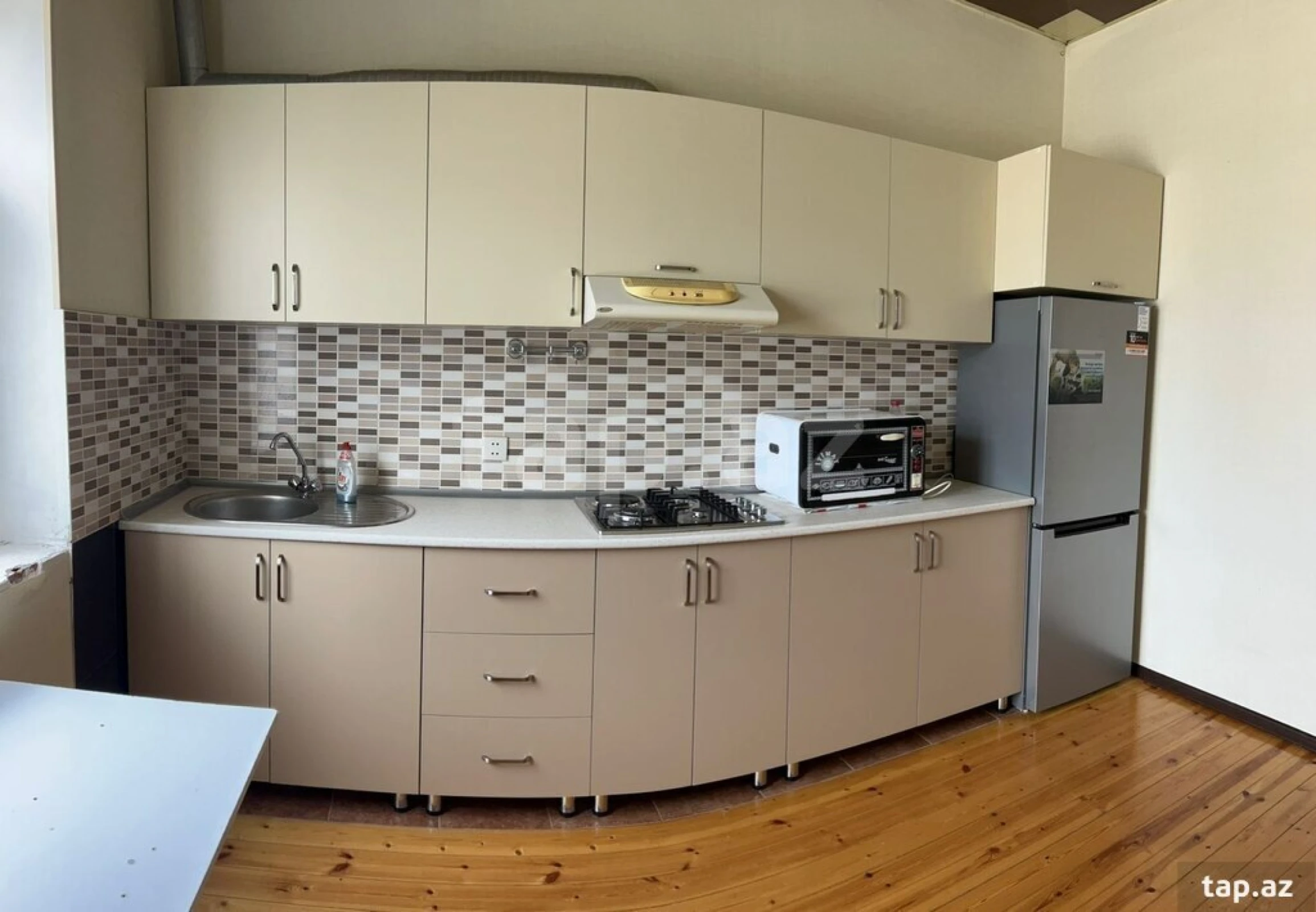 Satılır 6 otaqlı həyət evi