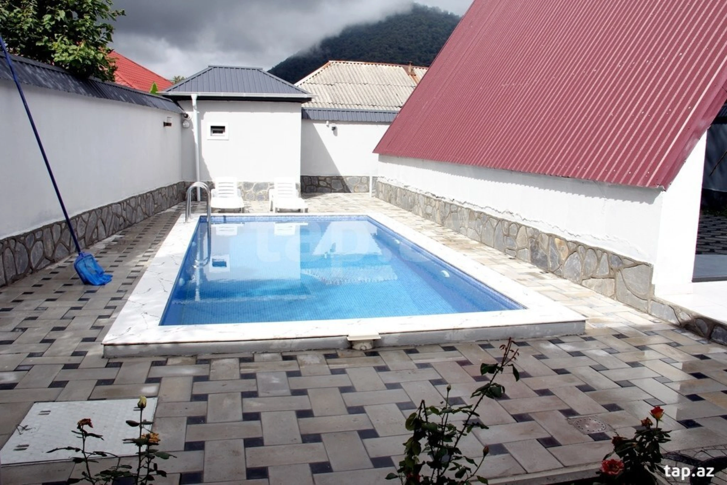 Satılır 3 otaqlı həyət evi