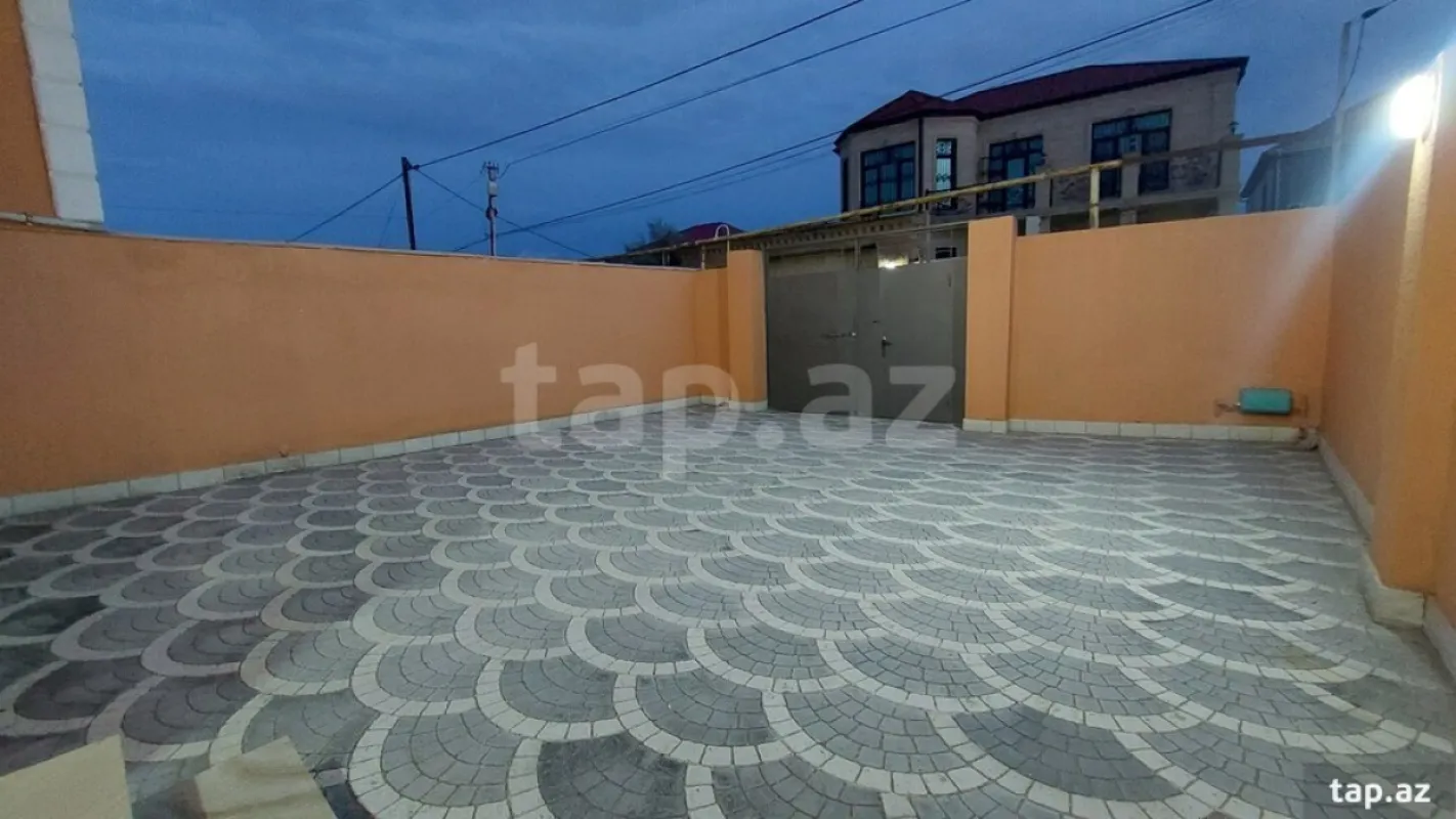 Satılır 4 otaqlı həyət evi
