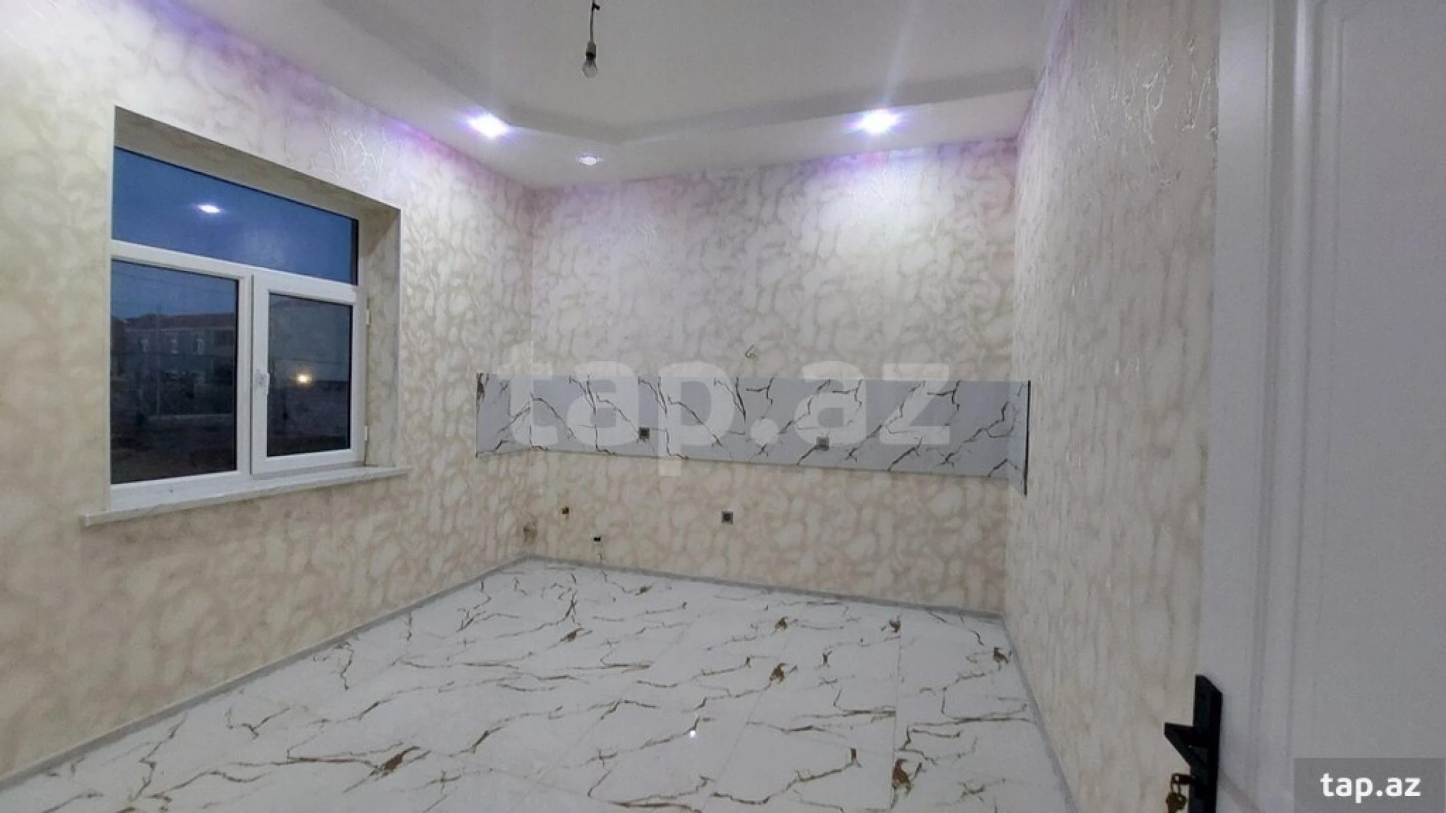 Satılır 4 otaqlı həyət evi