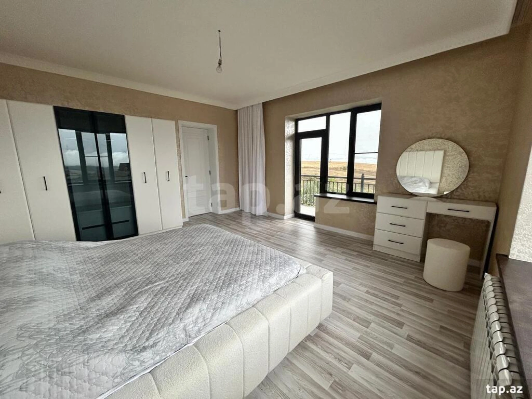 Kirayə verilir 4 otaqlı həyət evi 234 m²