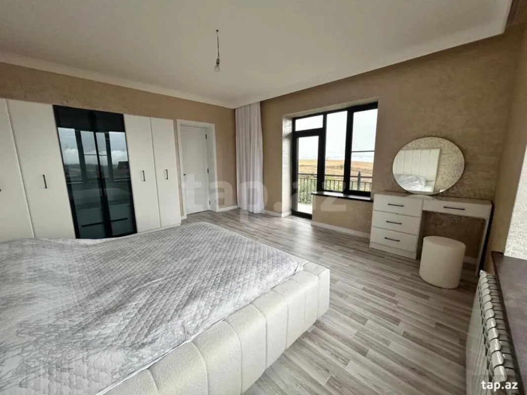Kirayə verilir 4 otaqlı həyət evi 234 m²