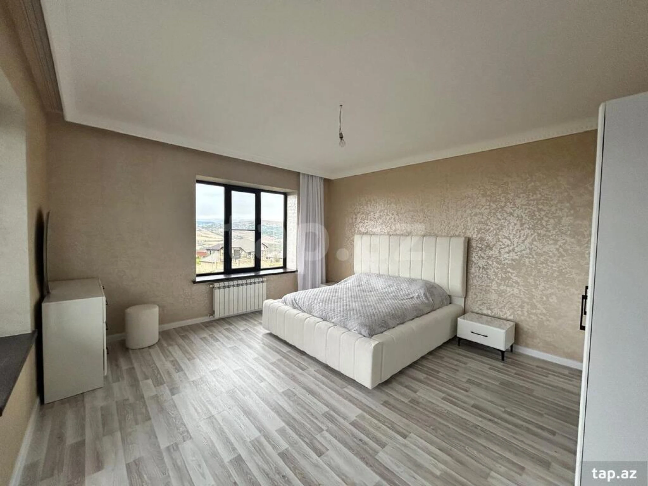 Kirayə verilir 4 otaqlı həyət evi 234 m²