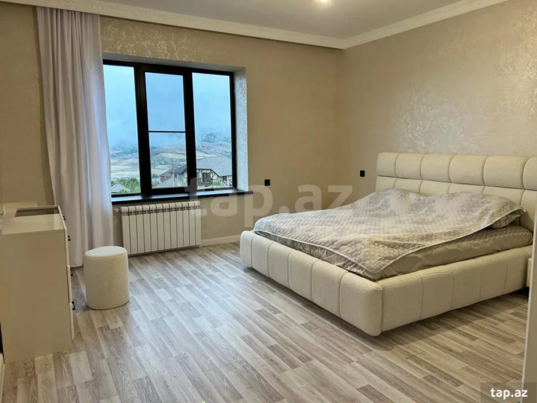Kirayə verilir 4 otaqlı həyət evi 234 m²