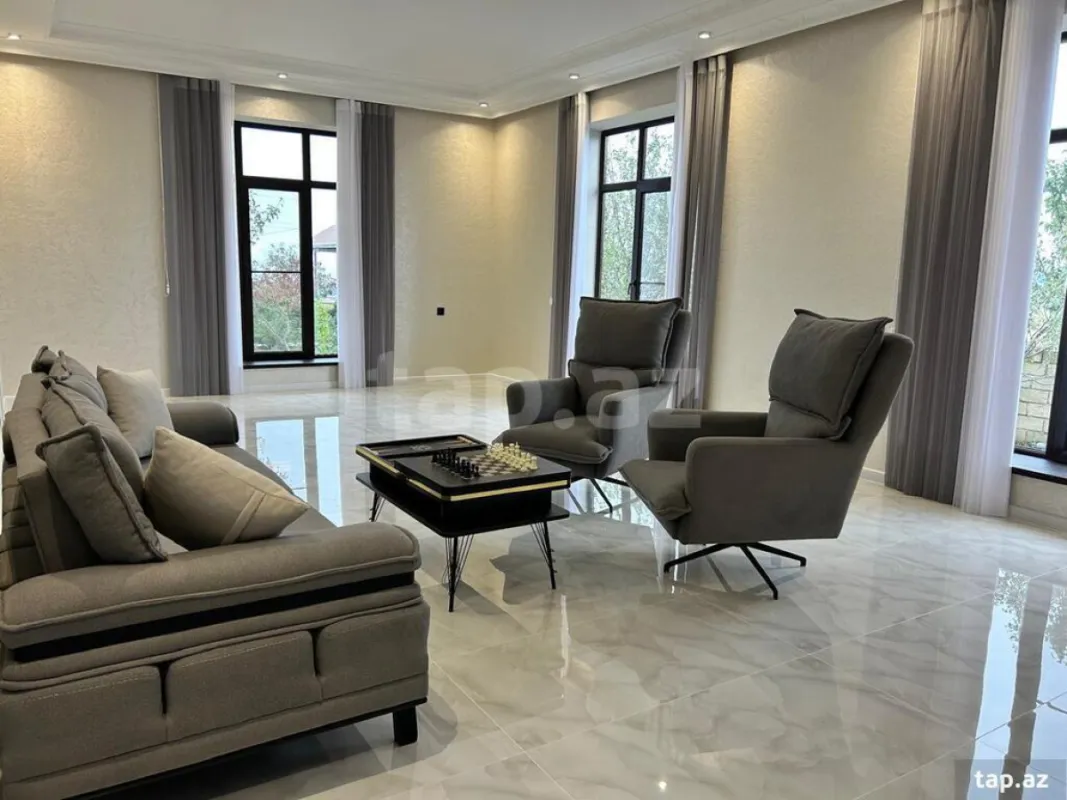 Kirayə verilir 4 otaqlı həyət evi 234 m²