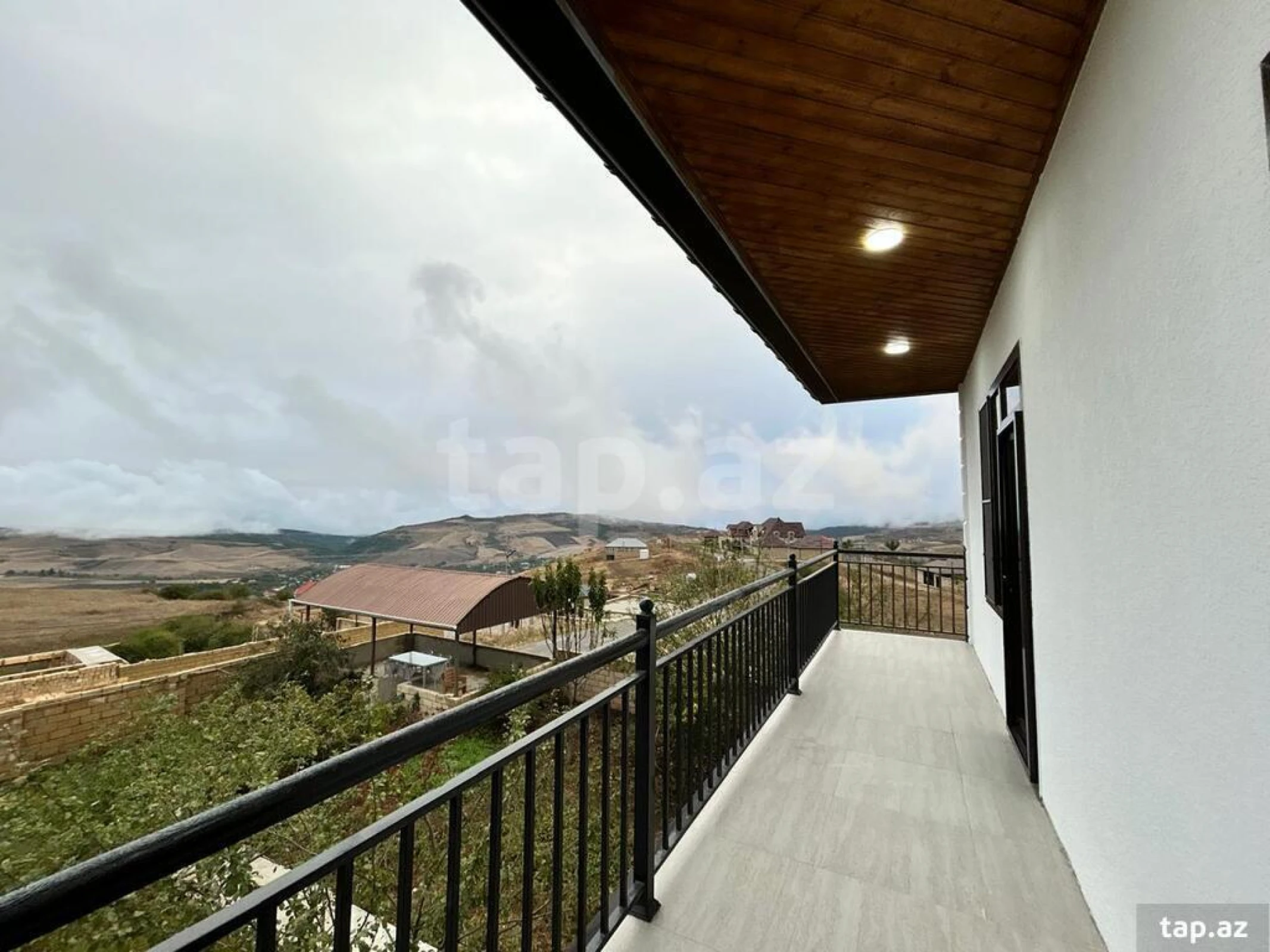 Kirayə verilir 4 otaqlı həyət evi 234 m²