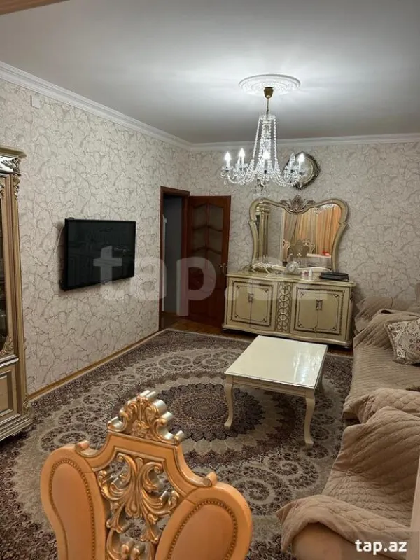 Satılır 4 otaqlı mənzil 74 m²