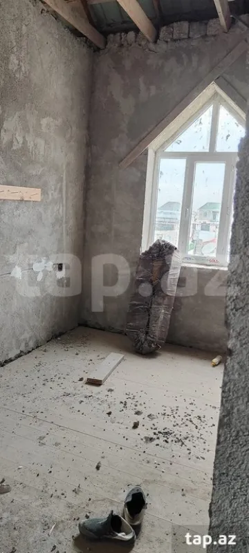 Satılır 4 otaqlı həyət evi 200 m²