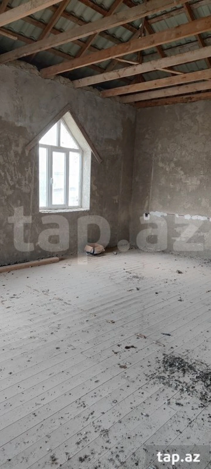 Satılır 4 otaqlı həyət evi 200 m²