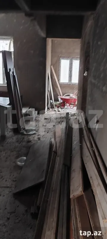 Satılır 4 otaqlı həyət evi 200 m²