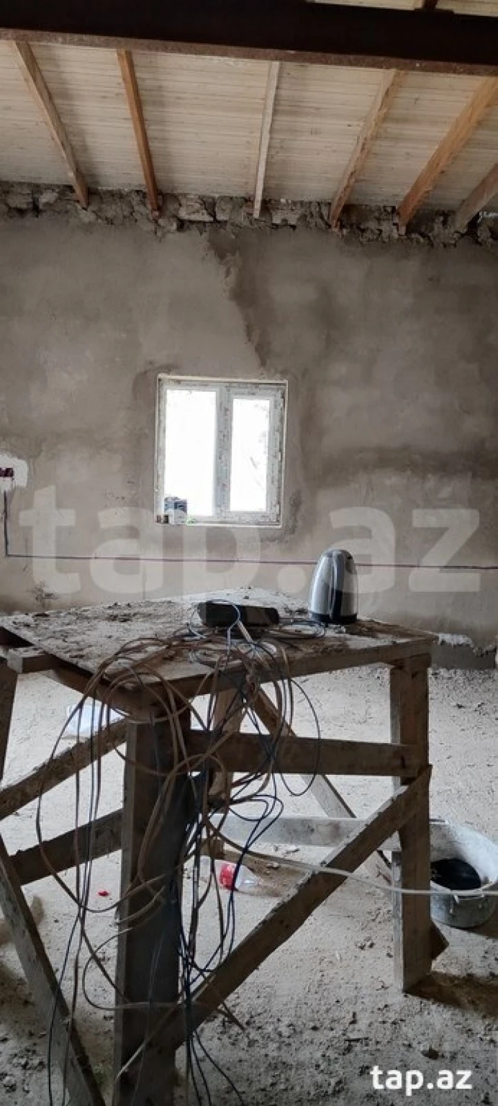 Satılır 4 otaqlı həyət evi 200 m²