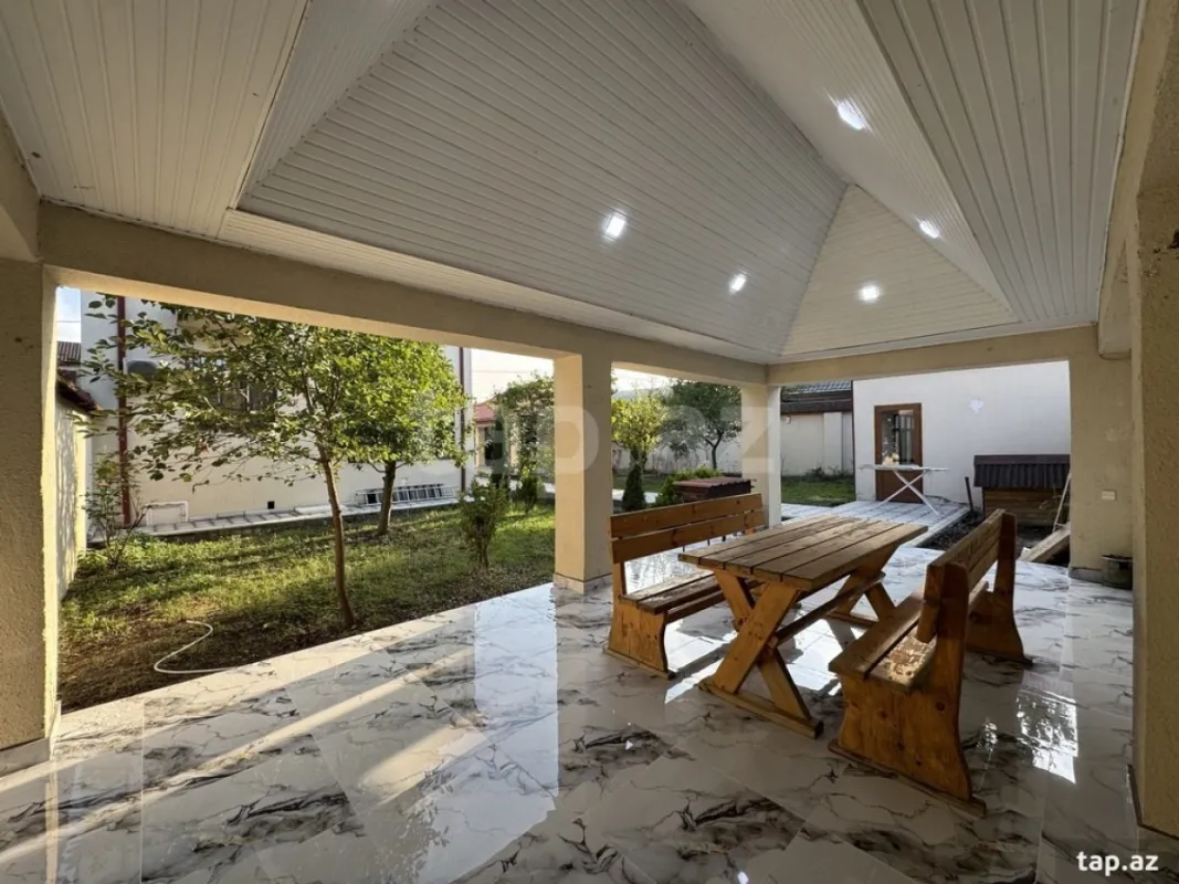 Kirayə verilir 3 otaqlı həyət evi