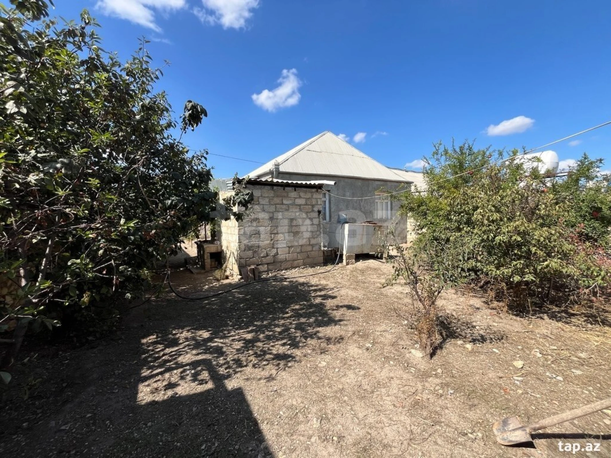 Satılır 3 otaqlı həyət evi