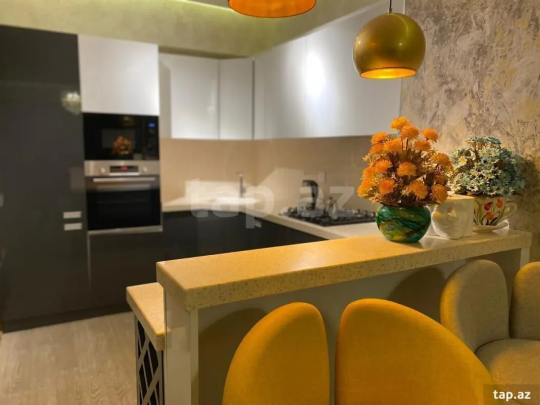 Kirayə verilir 2 otaqlı yeni tikili 80 m²