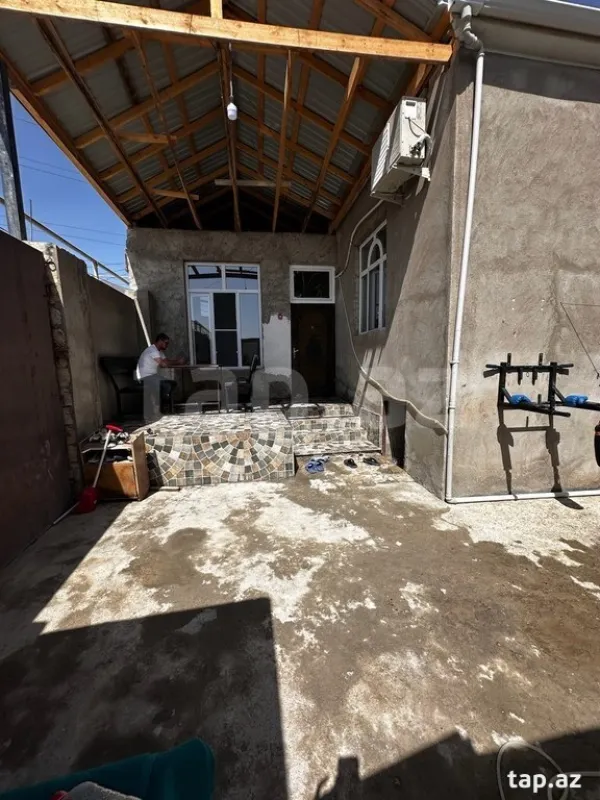 Satılır 4 otaqlı həyət evi