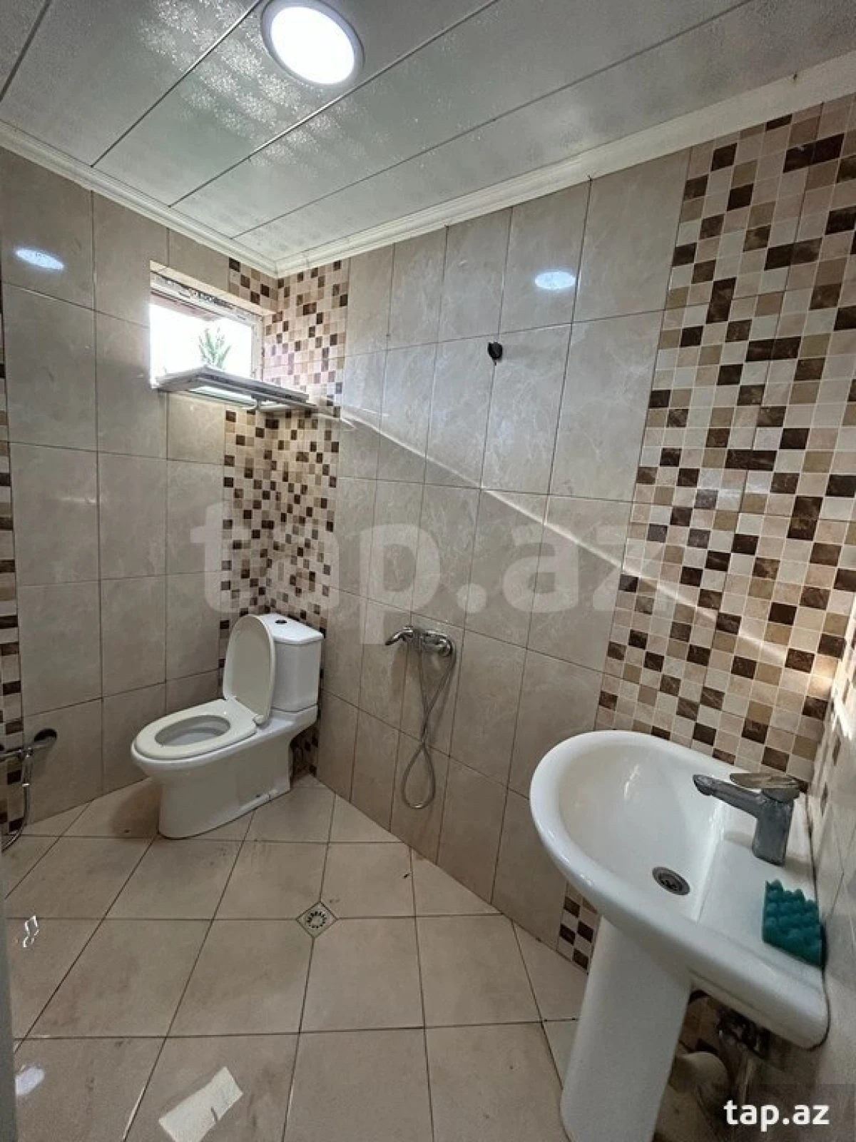 Satılır 6 otaqlı həyət evi 150 m²