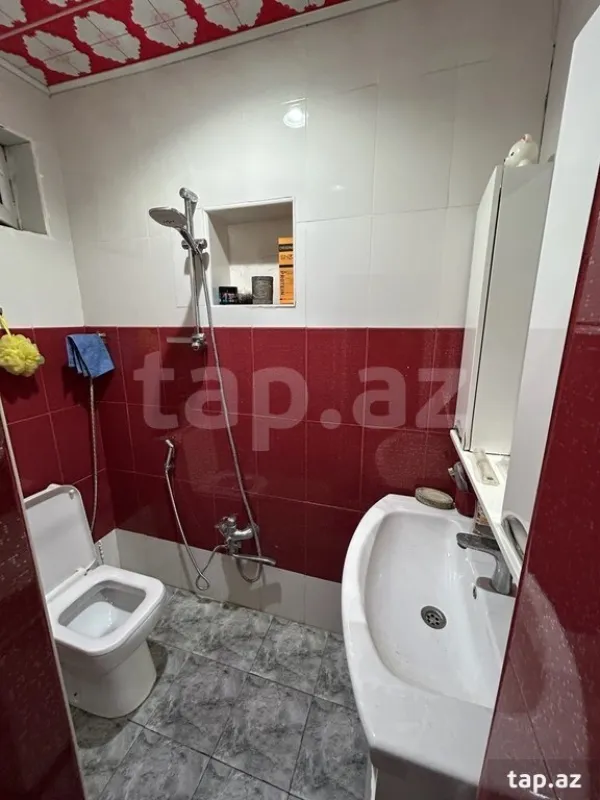 Satılır 6 otaqlı həyət evi 150 m²