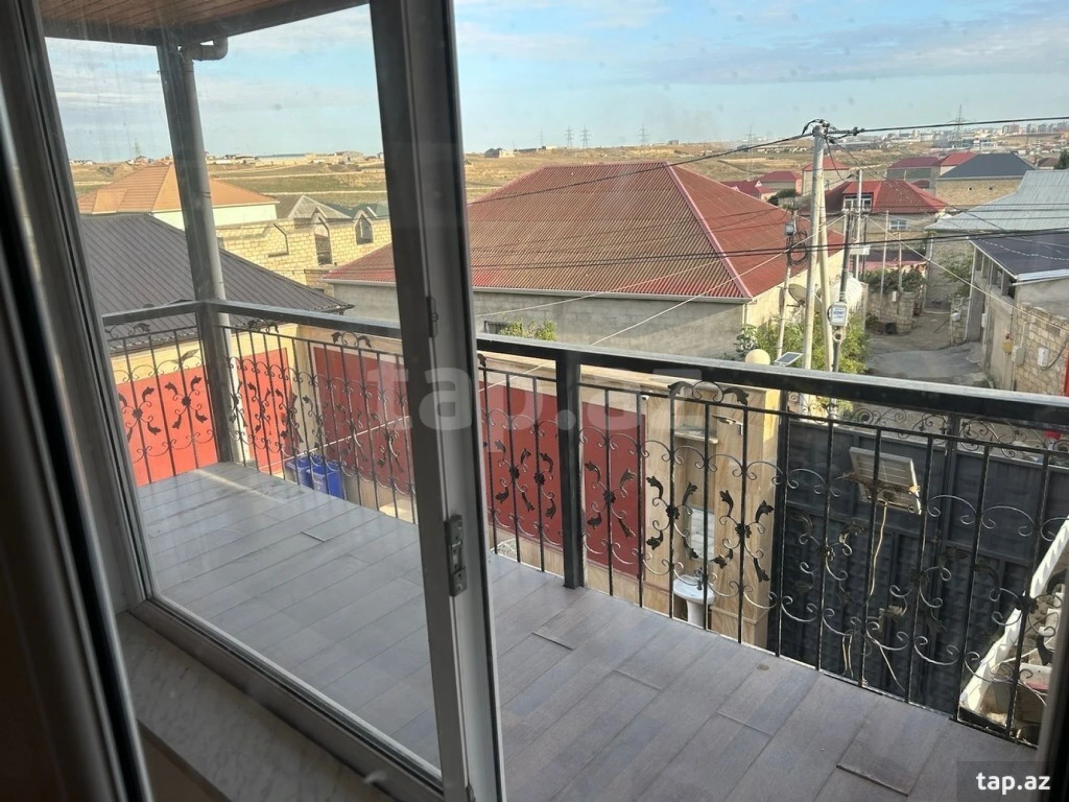 Satılır 6 otaqlı həyət evi 150 m²