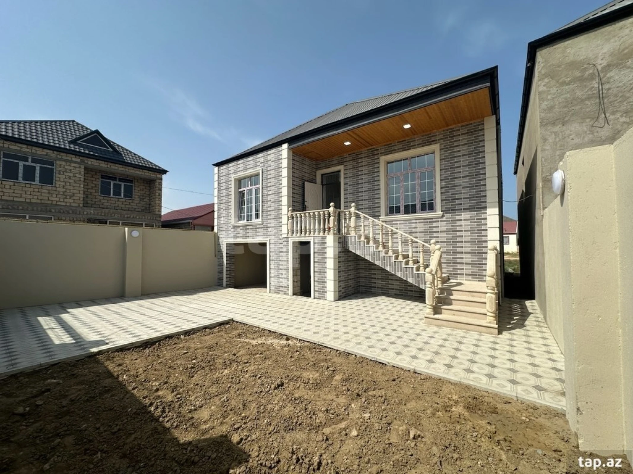 Satılır 4 otaqlı həyət evi