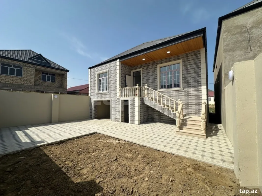 Satılır 4 otaqlı həyət evi
