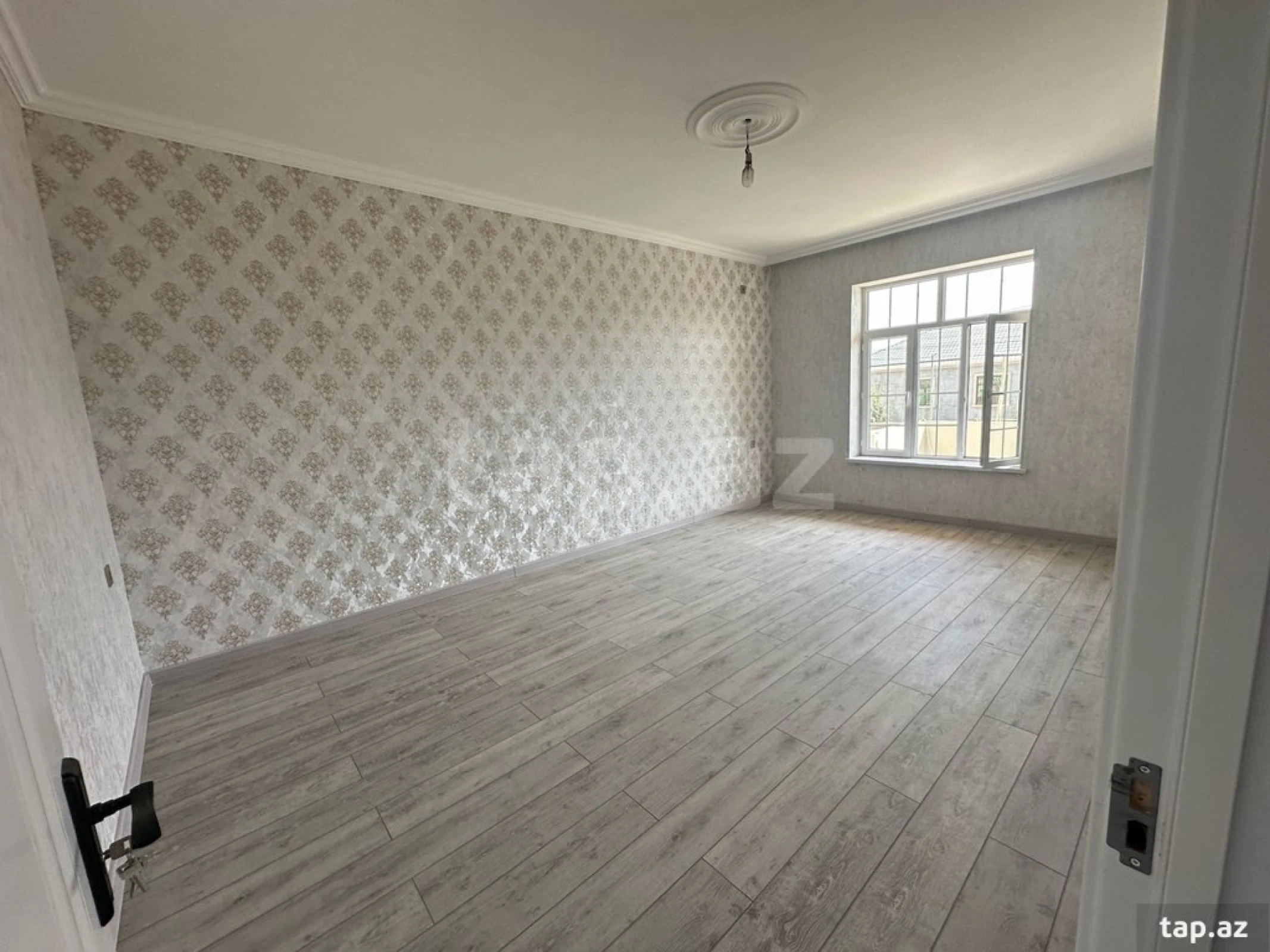 Satılır 4 otaqlı həyət evi