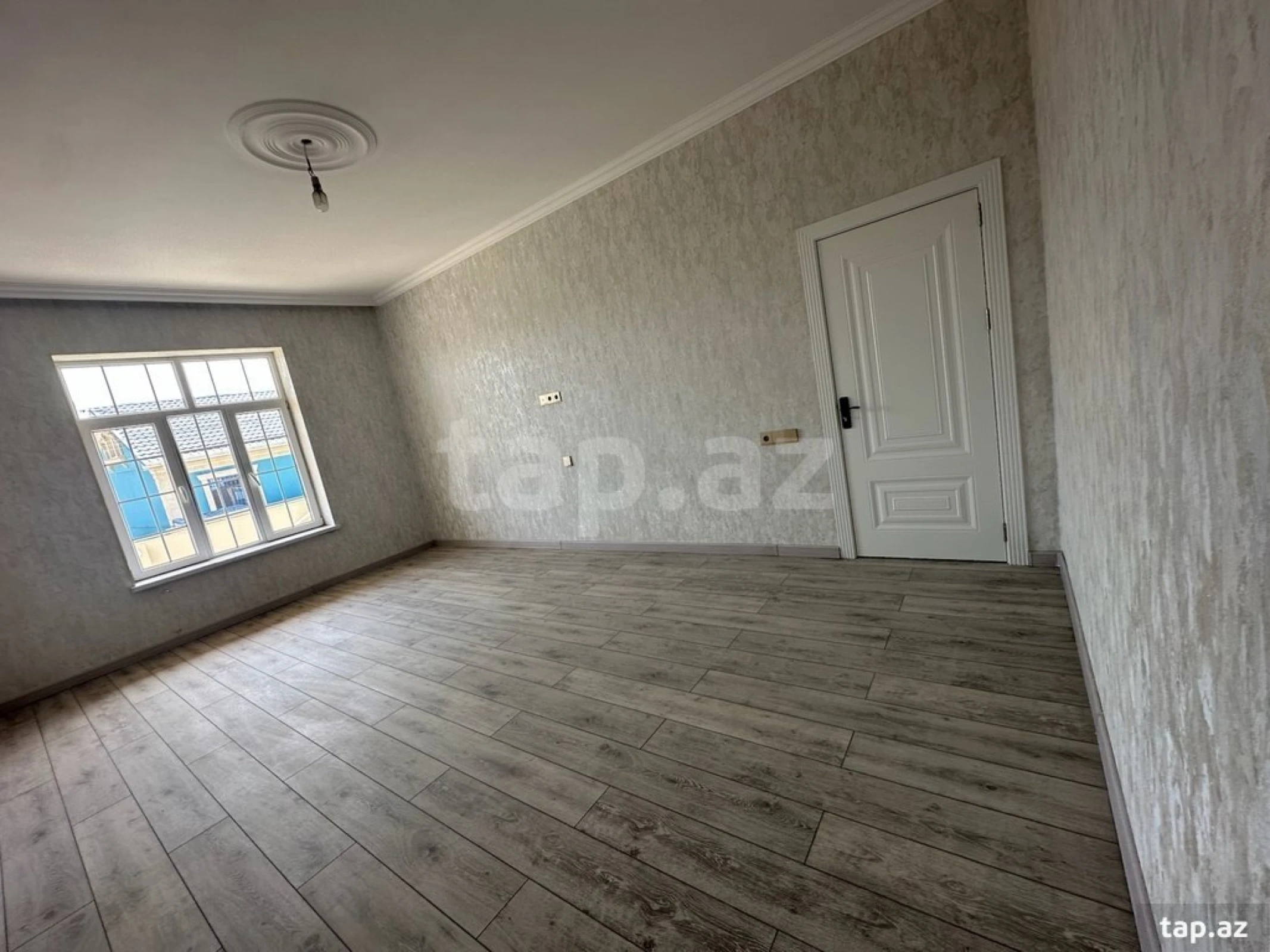 Satılır 4 otaqlı həyət evi