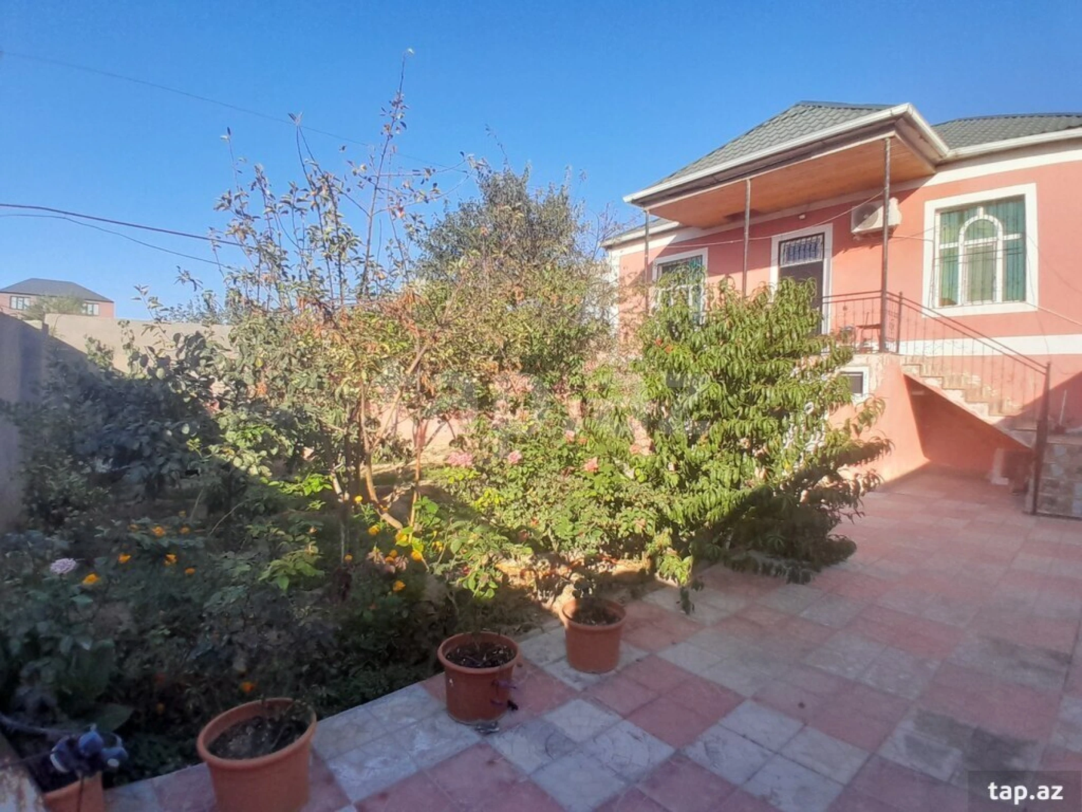 Satılır 4 otaqlı həyət evi