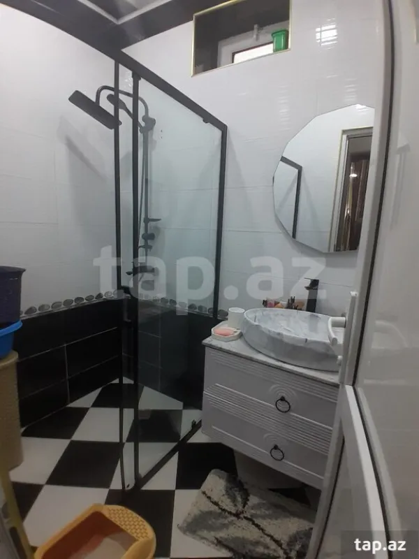 Satılır 4 otaqlı həyət evi