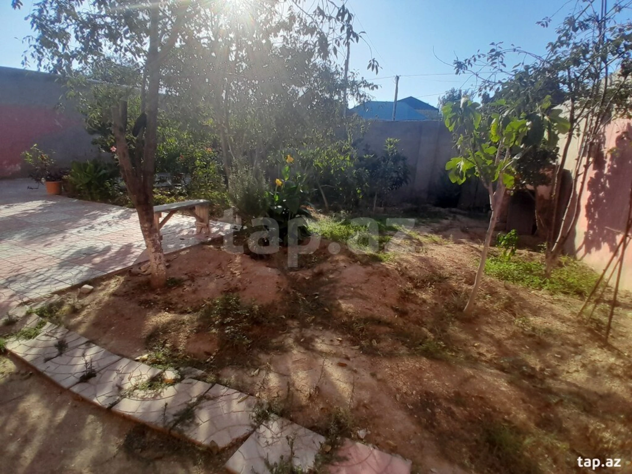 Satılır 4 otaqlı həyət evi