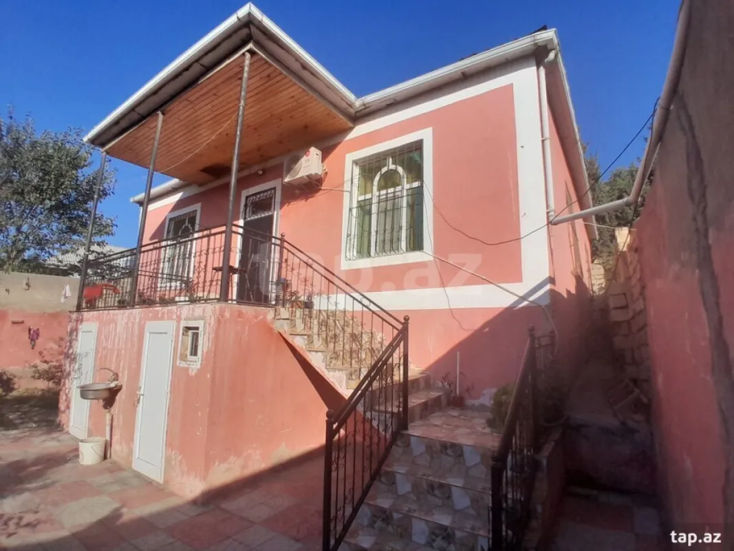 Satılır 4 otaqlı həyət evi