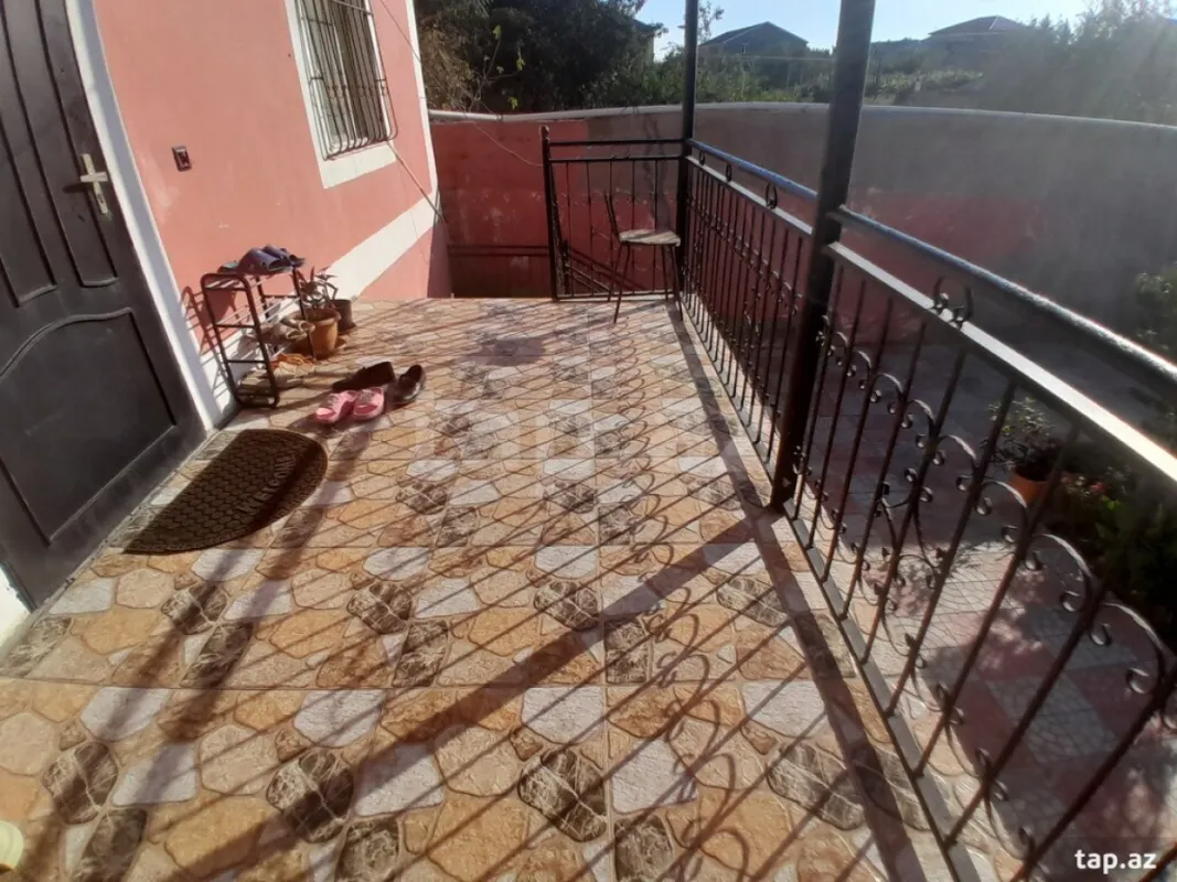 Satılır 4 otaqlı həyət evi