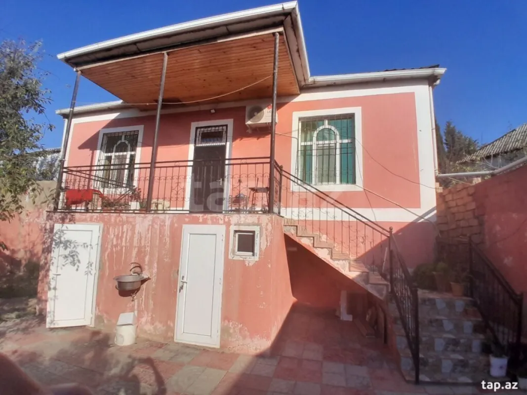 Satılır 4 otaqlı həyət evi