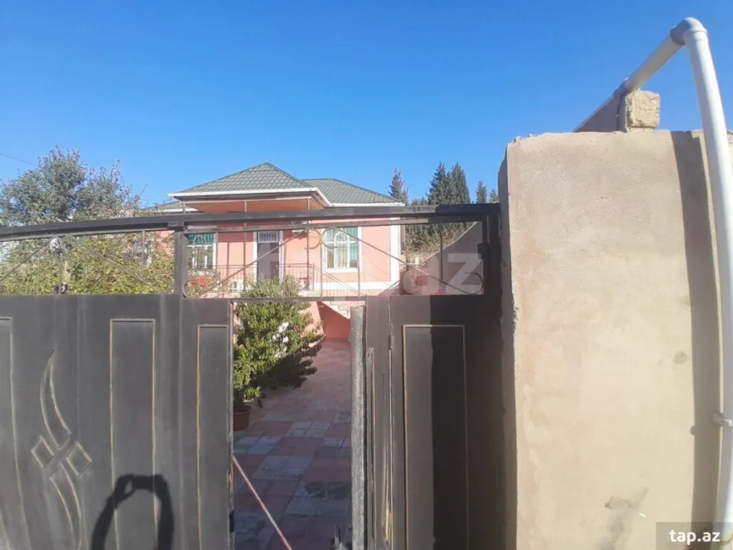 Satılır 4 otaqlı həyət evi