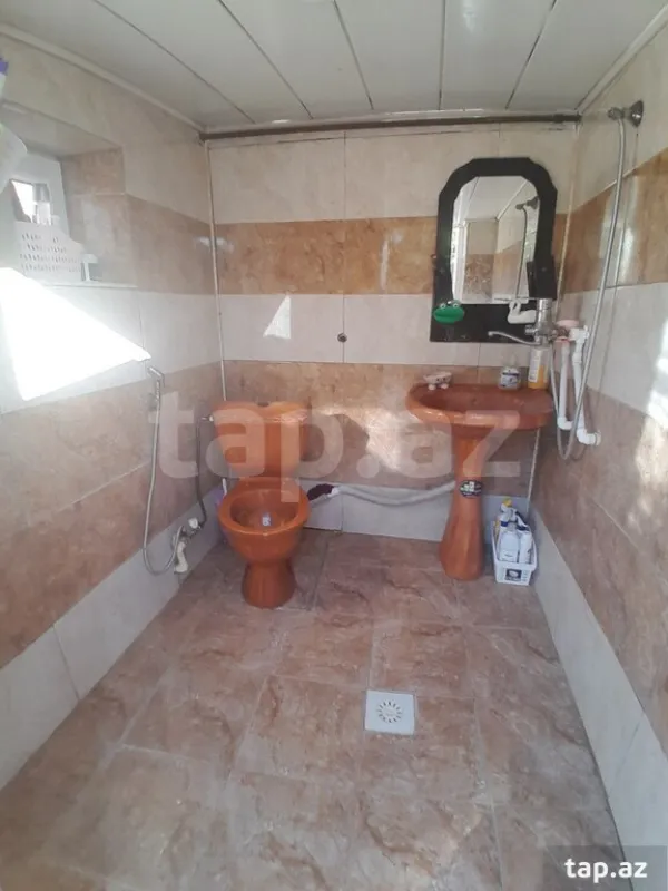 Satılır 4 otaqlı həyət evi