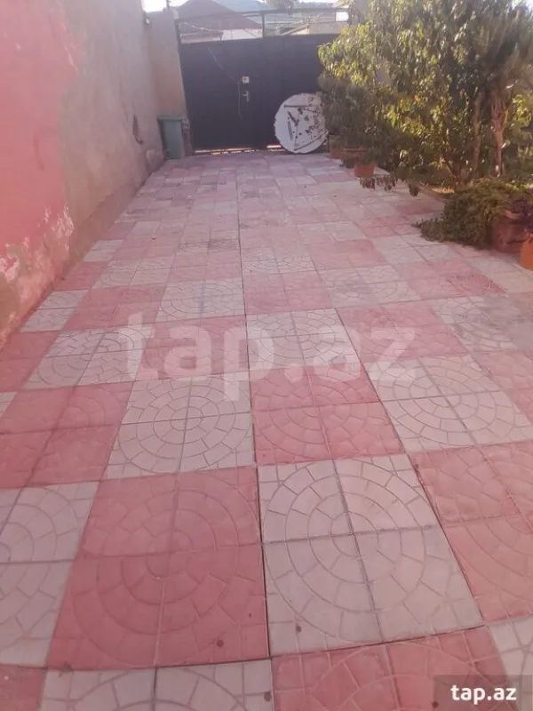 Satılır 4 otaqlı həyət evi