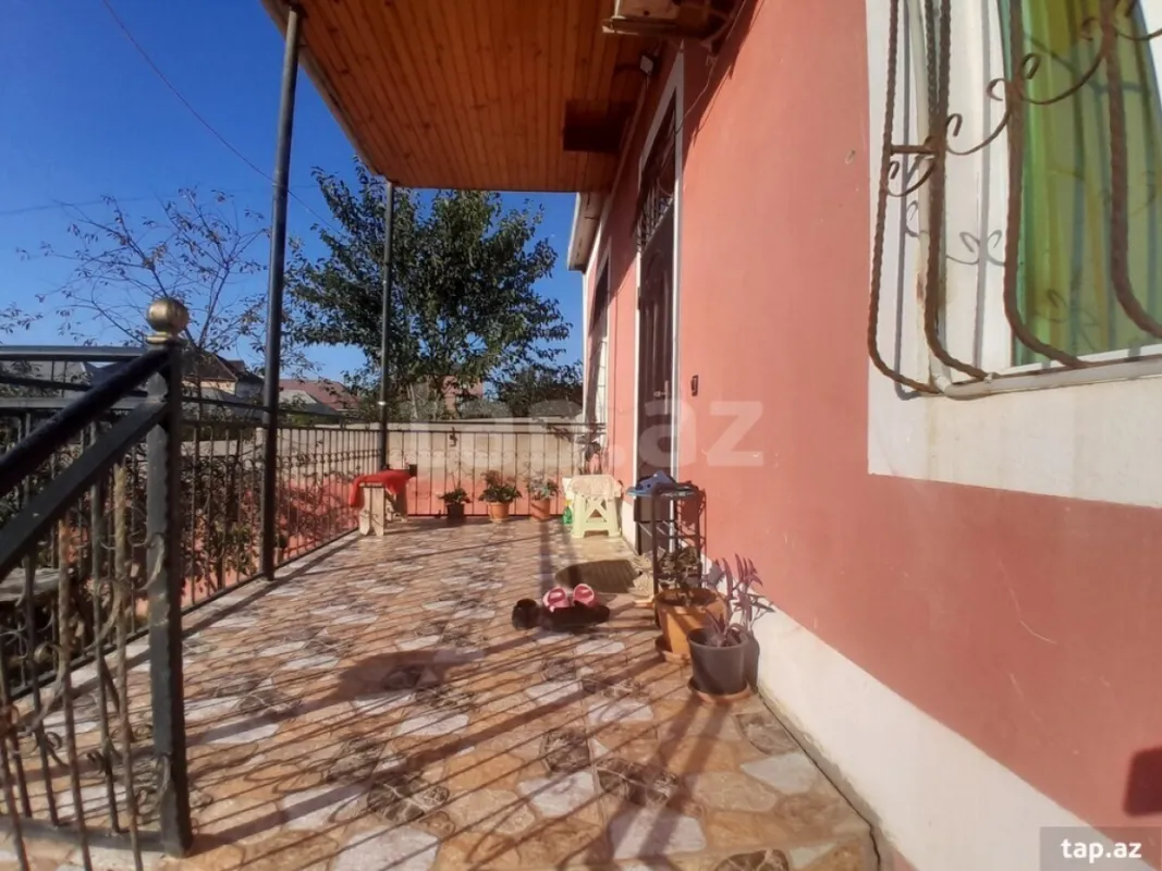 Satılır 4 otaqlı həyət evi