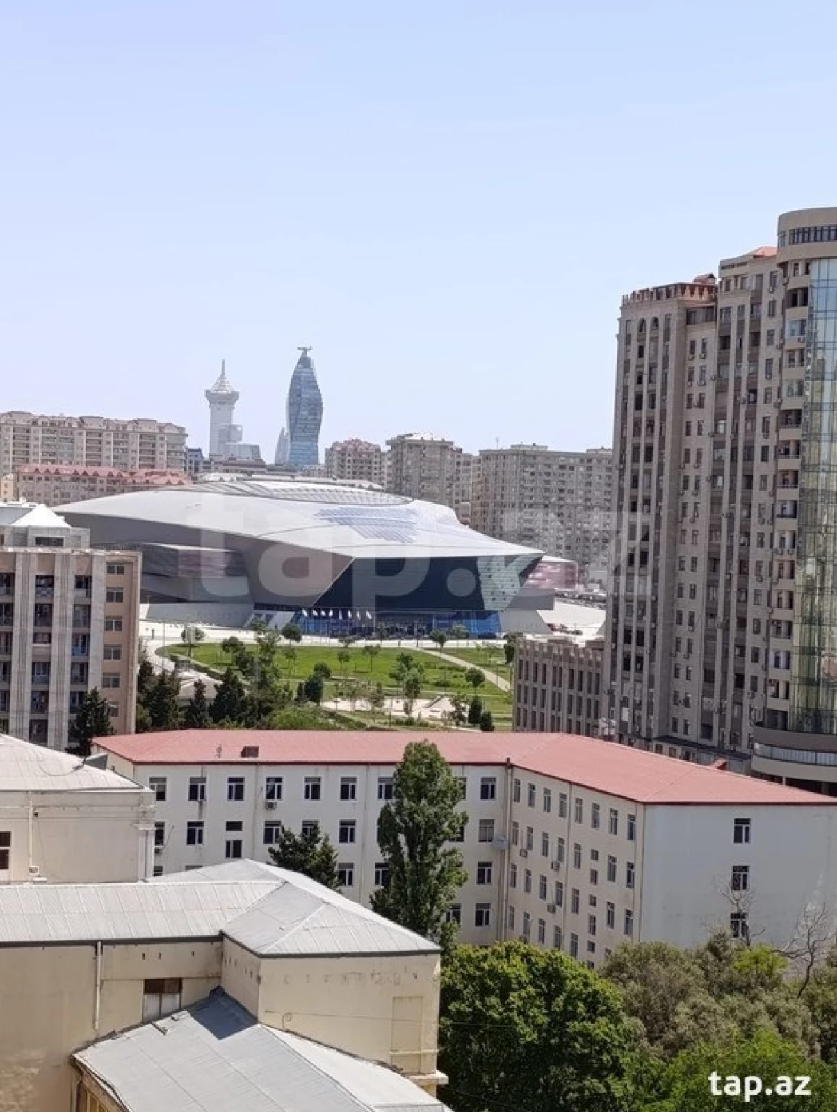 Kirayə verilir 3 otaqlı yeni tikili 120 m²