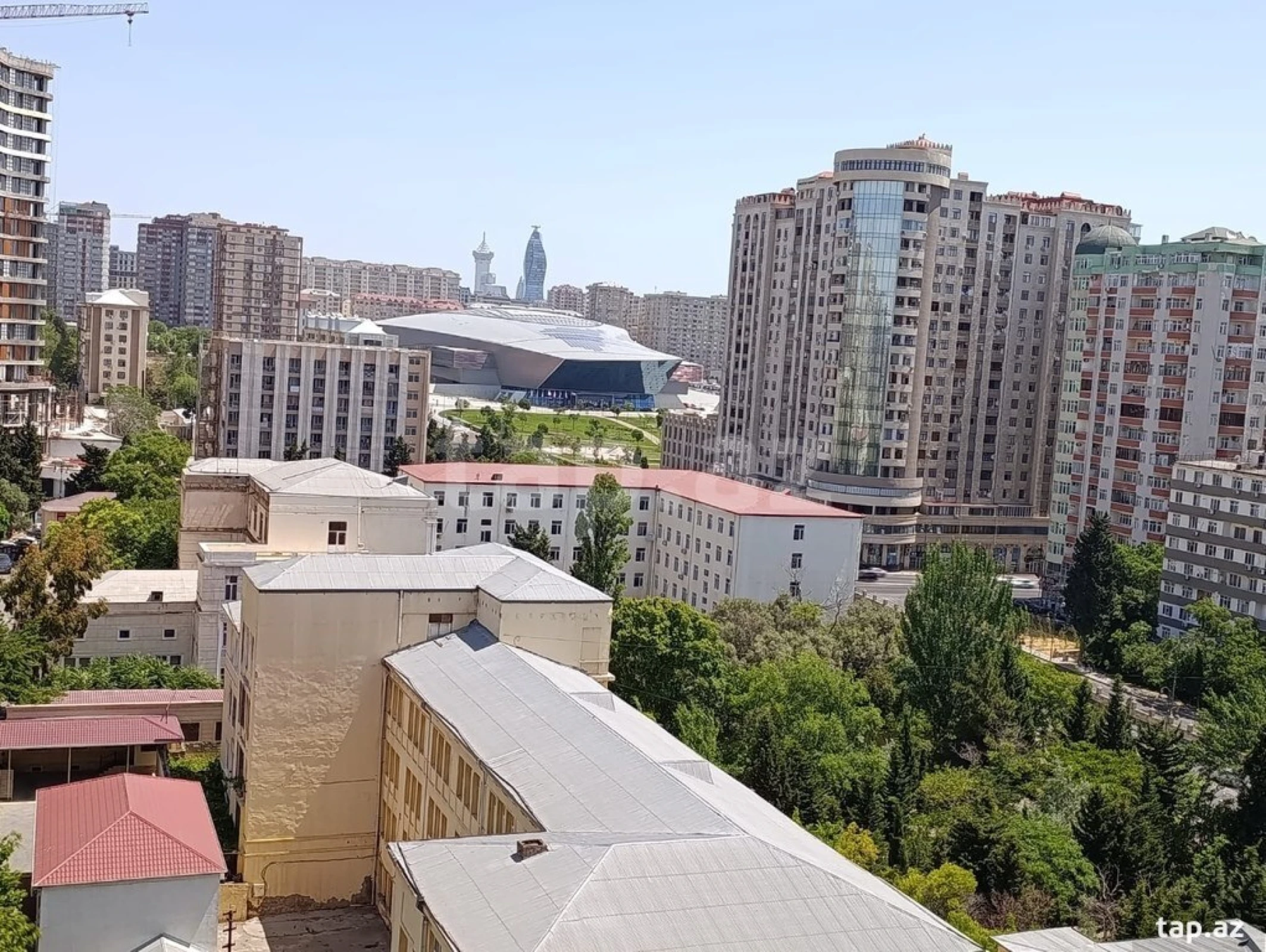 Kirayə verilir 3 otaqlı yeni tikili 120 m²