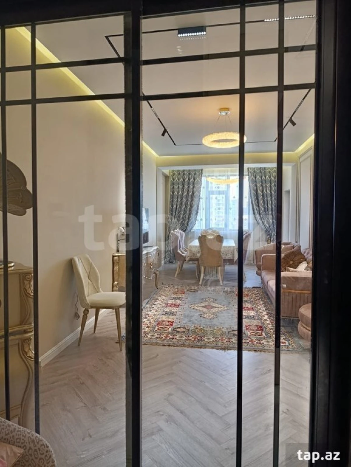 Kirayə verilir 3 otaqlı yeni tikili 120 m²