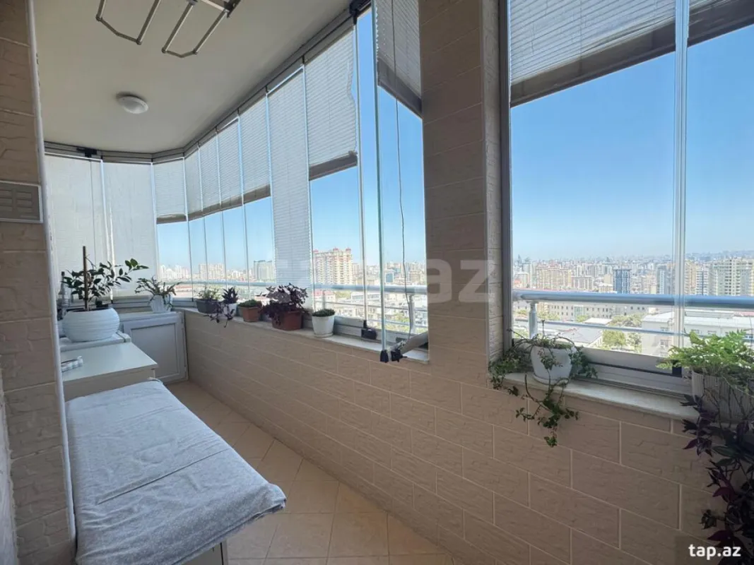 Satılır 4 otaqlı yeni tikili 145 m²