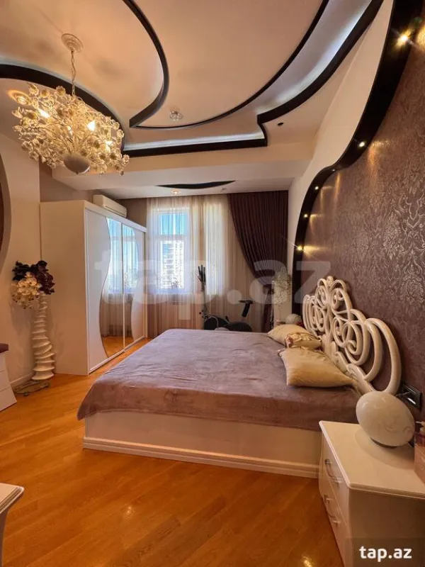 Satılır 4 otaqlı yeni tikili 145 m²