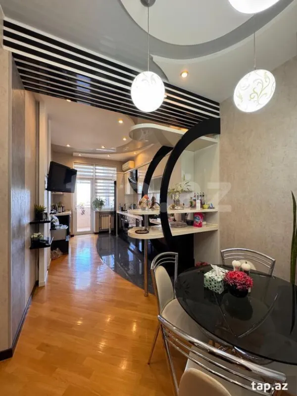 Satılır 4 otaqlı yeni tikili 145 m²