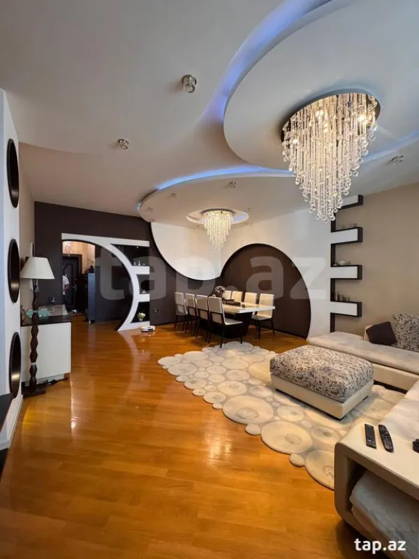 Satılır 4 otaqlı yeni tikili 145 m²