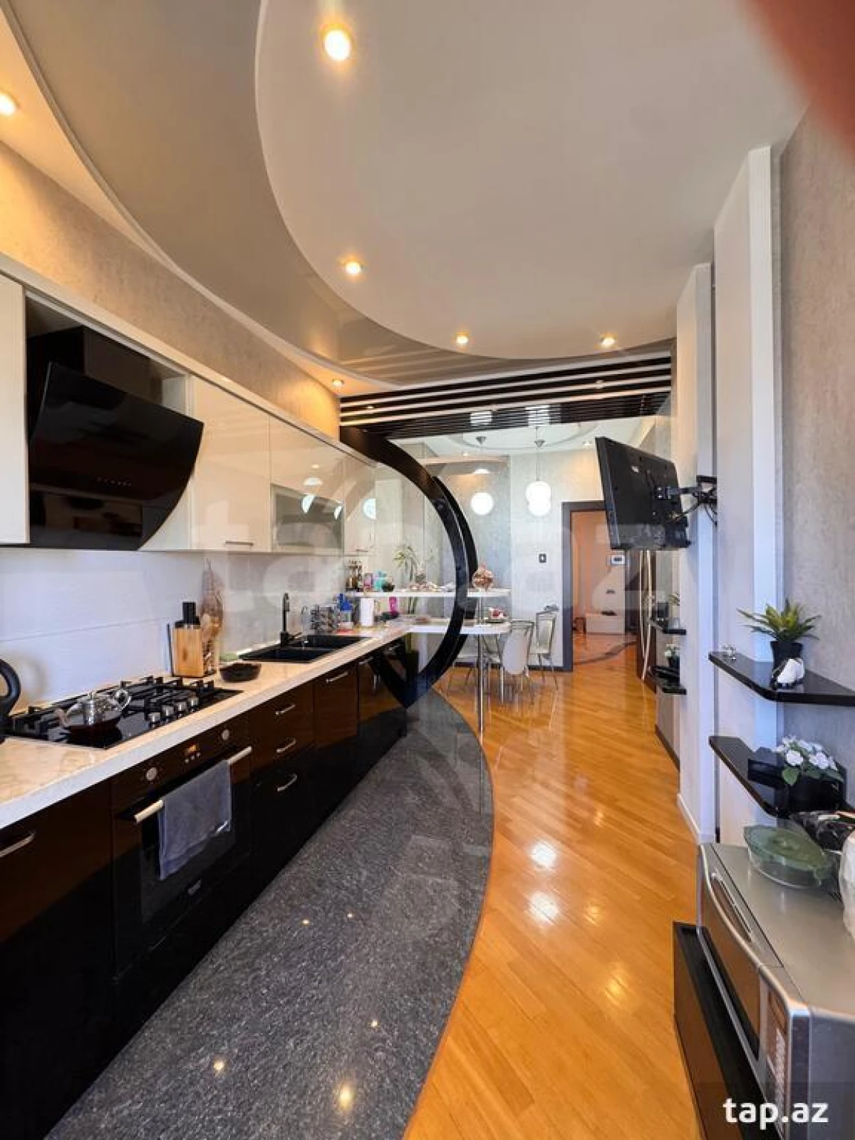 Satılır 4 otaqlı yeni tikili 145 m²