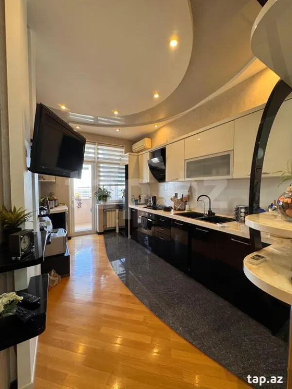 Satılır 4 otaqlı yeni tikili 145 m²