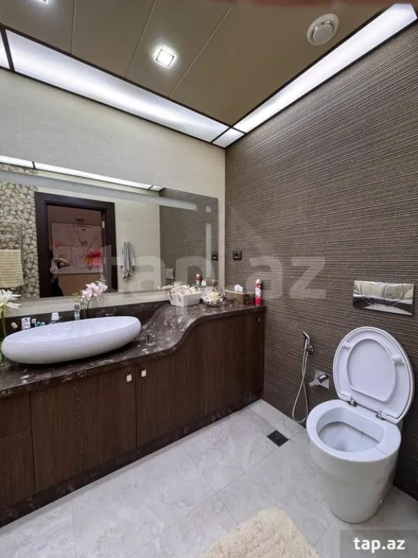 Satılır 4 otaqlı yeni tikili 145 m²