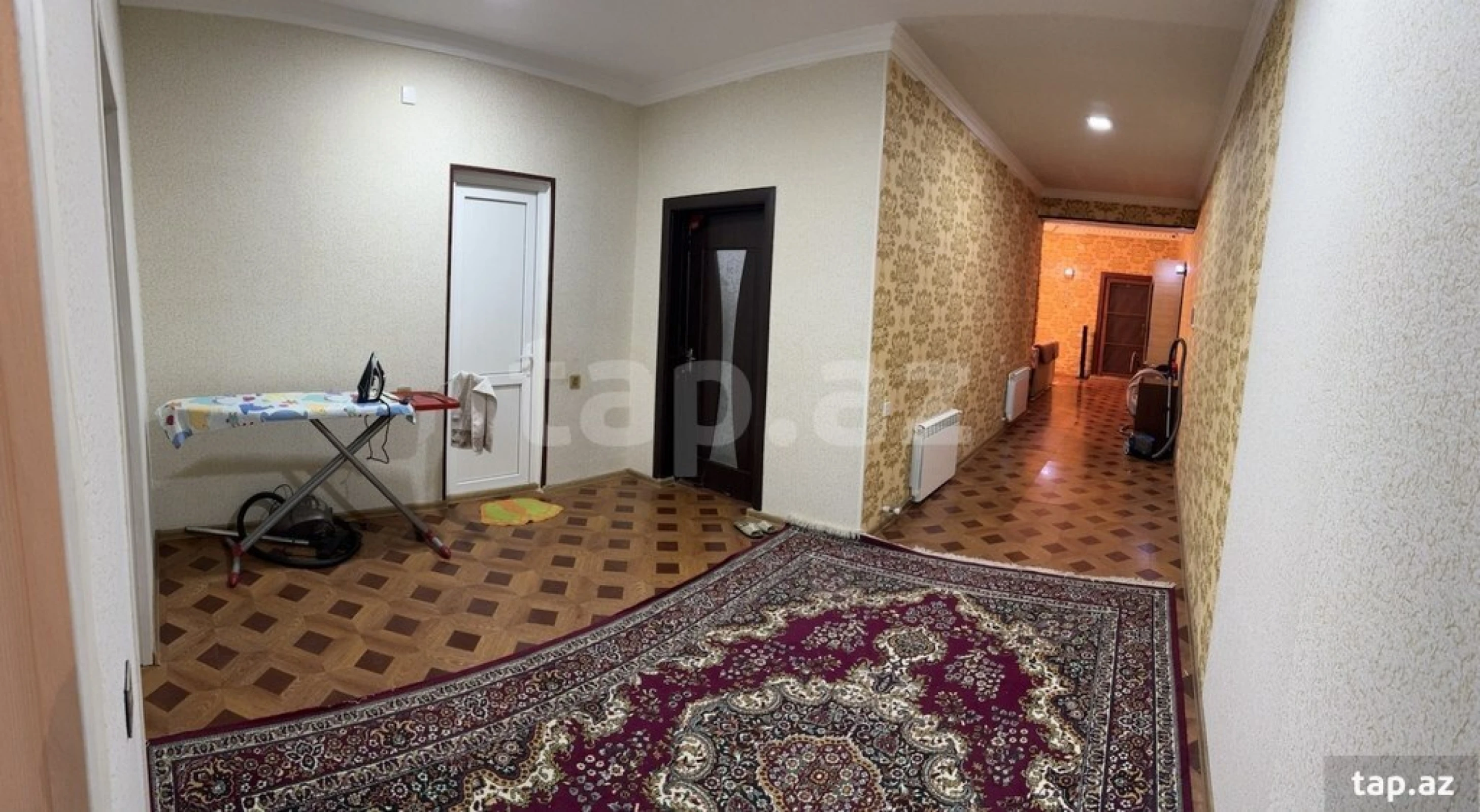 Satılır 8 otaqlı həyət evi