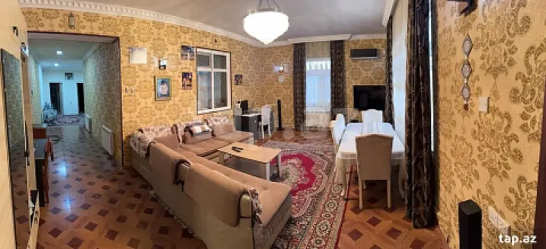 Satılır 8 otaqlı həyət evi