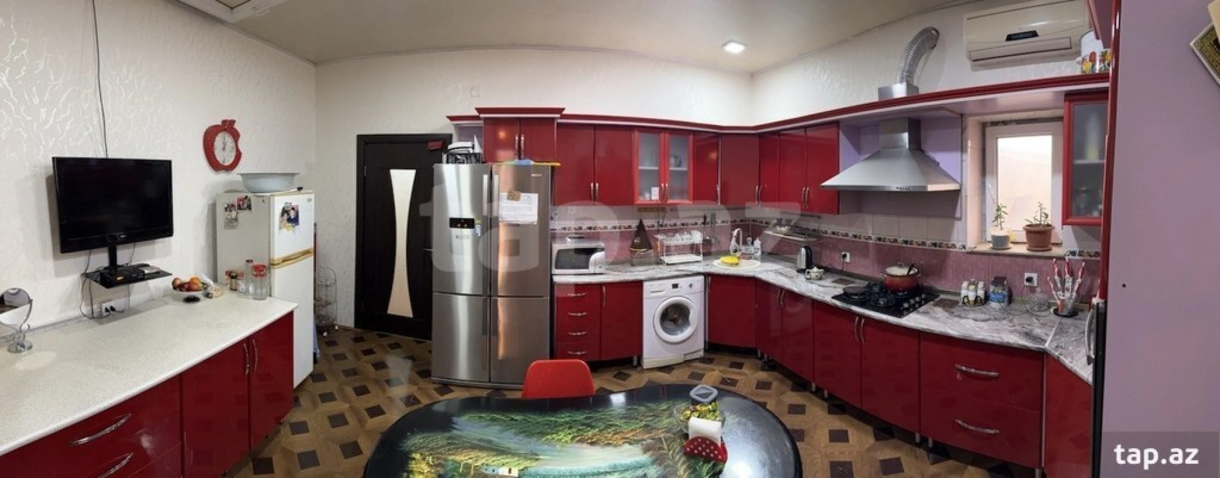 Satılır 8 otaqlı həyət evi